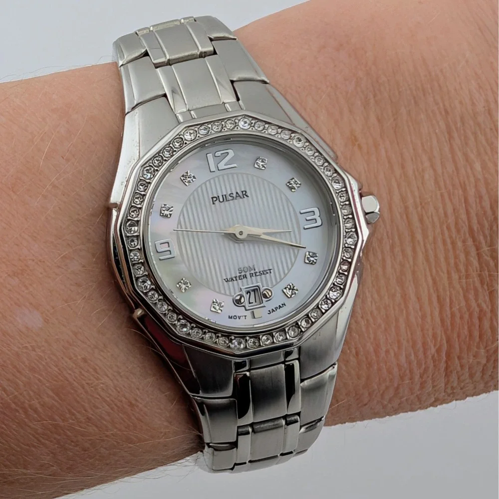 Vintage 2000 Pulsar PXT797 Women's Pinstripe MOP Crystal Bezel Date Watch 28mm